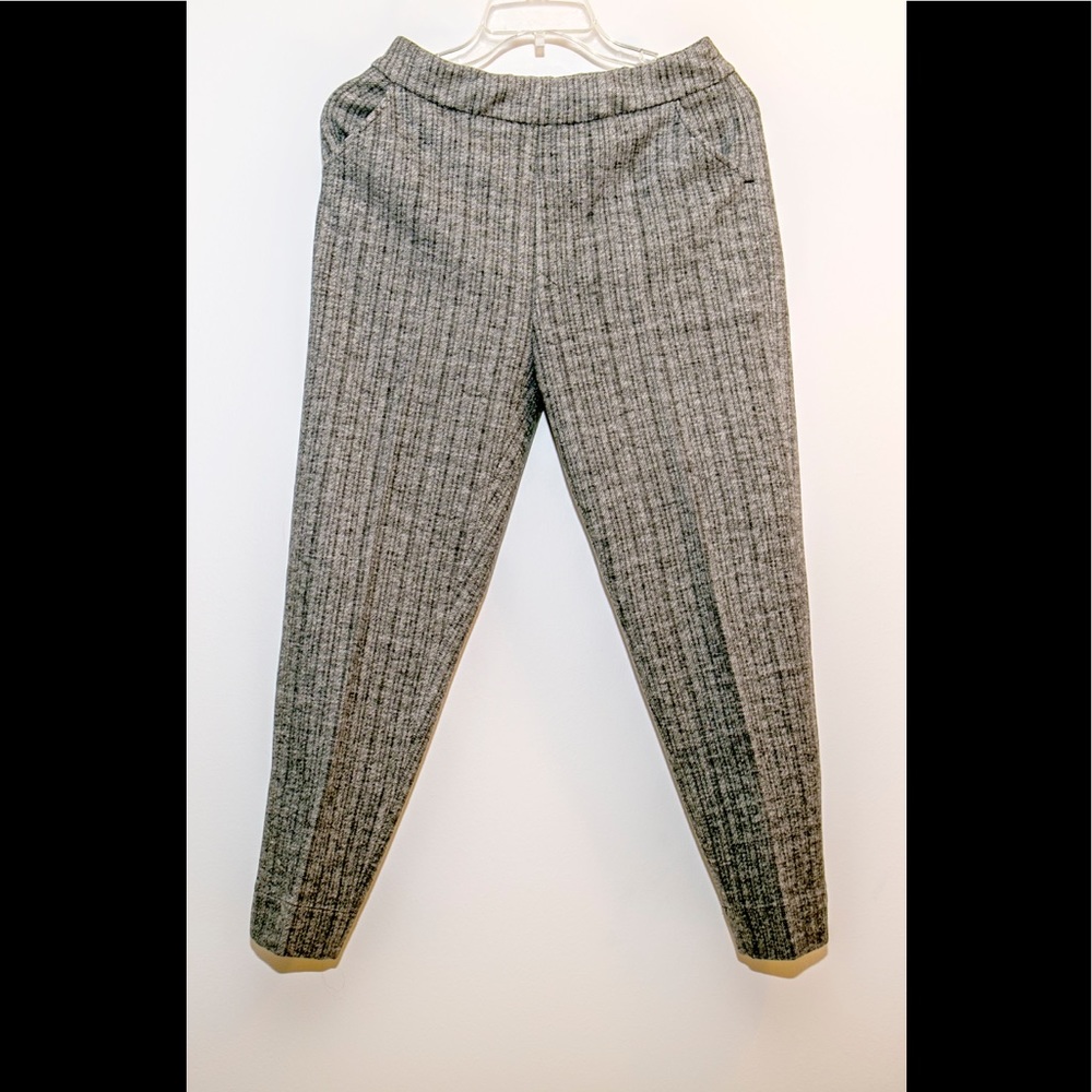 Women’s grey stripped pants